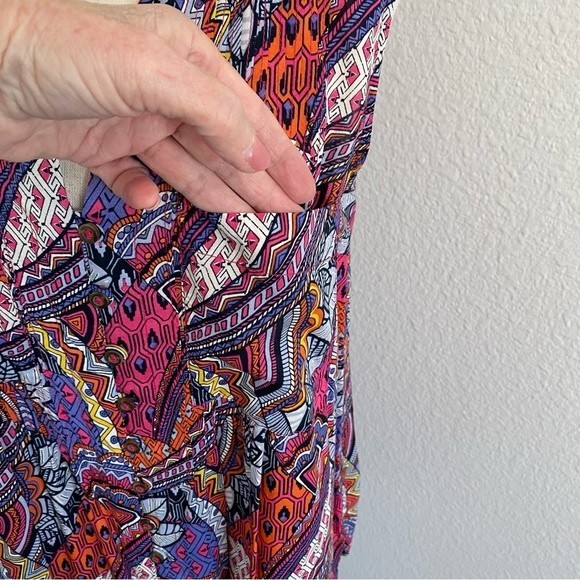 Anthropolotie Maeve Whimsical Pintuck Sleeveless Colorful Button Top Size L - Picture 4 of 8